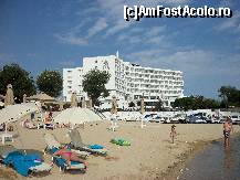 P16 [JUL-2013] Hotelul vazut de pe plaja. 