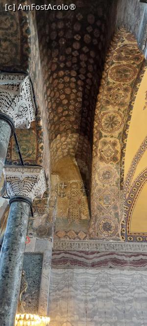 [P45] Agia Sofia - interiorul » foto by Carmen Ion
 - 
<span class="allrVoted glyphicon glyphicon-heart hidden" id="av1508537"></span>
<a class="m-l-10 hidden" id="sv1508537" onclick="voting_Foto_DelVot(,1508537,14995)" role="button">șterge vot <span class="glyphicon glyphicon-remove"></span></a>
<a id="v91508537" class=" c-red"  onclick="voting_Foto_SetVot(1508537)" role="button"><span class="glyphicon glyphicon-heart-empty"></span> <b>LIKE</b> = Votează poza</a> <img class="hidden"  id="f1508537W9" src="/imagini/loader.gif" border="0" /><span class="AjErrMes hidden" id="e1508537ErM"></span>