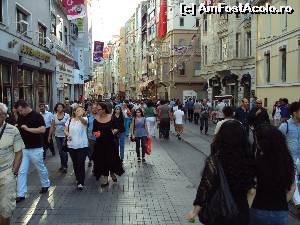 [P34] Istiklal Caddesi » foto by Carmen Ion
 - 
<span class="allrVoted glyphicon glyphicon-heart hidden" id="av565825"></span>
<a class="m-l-10 hidden" id="sv565825" onclick="voting_Foto_DelVot(,565825,14995)" role="button">șterge vot <span class="glyphicon glyphicon-remove"></span></a>
<a id="v9565825" class=" c-red"  onclick="voting_Foto_SetVot(565825)" role="button"><span class="glyphicon glyphicon-heart-empty"></span> <b>LIKE</b> = Votează poza</a> <img class="hidden"  id="f565825W9" src="/imagini/loader.gif" border="0" /><span class="AjErrMes hidden" id="e565825ErM"></span>