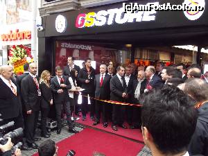 [P29] Se pregăteşte tăierea panglicii pentru Galatasaray Store » foto by irinad
 - 
<span class="allrVoted glyphicon glyphicon-heart hidden" id="av696252"></span>
<a class="m-l-10 hidden" id="sv696252" onclick="voting_Foto_DelVot(,696252,14995)" role="button">șterge vot <span class="glyphicon glyphicon-remove"></span></a>
<a id="v9696252" class=" c-red"  onclick="voting_Foto_SetVot(696252)" role="button"><span class="glyphicon glyphicon-heart-empty"></span> <b>LIKE</b> = Votează poza</a> <img class="hidden"  id="f696252W9" src="/imagini/loader.gif" border="0" /><span class="AjErrMes hidden" id="e696252ErM"></span>