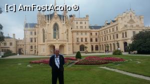 P09 [JUN-2016] În faţă la superbul castel Lednice din Cehia (Moravia). 