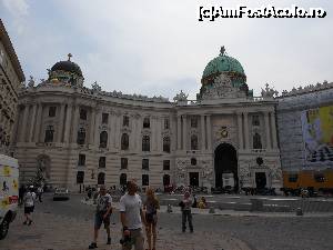 [P53] Viena - Hofburg.  » foto by iulianic
 - 
<span class="allrVoted glyphicon glyphicon-heart hidden" id="av698906"></span>
<a class="m-l-10 hidden" id="sv698906" onclick="voting_Foto_DelVot(,698906,15241)" role="button">șterge vot <span class="glyphicon glyphicon-remove"></span></a>
<a id="v9698906" class=" c-red"  onclick="voting_Foto_SetVot(698906)" role="button"><span class="glyphicon glyphicon-heart-empty"></span> <b>LIKE</b> = Votează poza</a> <img class="hidden"  id="f698906W9" src="/imagini/loader.gif" border="0" /><span class="AjErrMes hidden" id="e698906ErM"></span>