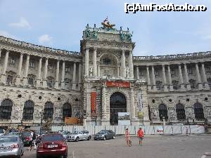 [P57] Viena - Hofburg.  » foto by iulianic
 - 
<span class="allrVoted glyphicon glyphicon-heart hidden" id="av698910"></span>
<a class="m-l-10 hidden" id="sv698910" onclick="voting_Foto_DelVot(,698910,15241)" role="button">șterge vot <span class="glyphicon glyphicon-remove"></span></a>
<a id="v9698910" class=" c-red"  onclick="voting_Foto_SetVot(698910)" role="button"><span class="glyphicon glyphicon-heart-empty"></span> <b>LIKE</b> = Votează poza</a> <img class="hidden"  id="f698910W9" src="/imagini/loader.gif" border="0" /><span class="AjErrMes hidden" id="e698910ErM"></span>