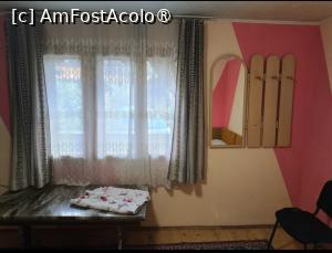 [P05] Un dormitor cu mobilier vechi cu pat gaurit, neaerisit cu perdele vechi si nespalate, fara dresing /dulap cu o lenjerie invechita, rupta si nespalata de ani de zile » foto by ADRIAN-PETRU
 - 
<span class="allrVoted glyphicon glyphicon-heart hidden" id="av1514065"></span>
<a class="m-l-10 hidden" id="sv1514065" onclick="voting_Foto_DelVot(,1514065,15243)" role="button">șterge vot <span class="glyphicon glyphicon-remove"></span></a>
<a id="v91514065" class=" c-red"  onclick="voting_Foto_SetVot(1514065)" role="button"><span class="glyphicon glyphicon-heart-empty"></span> <b>LIKE</b> = Votează poza</a> <img class="hidden"  id="f1514065W9" src="/imagini/loader.gif" border="0" /><span class="AjErrMes hidden" id="e1514065ErM"></span>