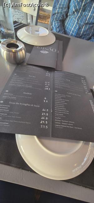 [P70] Taverna Oyster, răsfoind meniul » foto by irinad
 - 
<span class="allrVoted glyphicon glyphicon-heart hidden" id="av1548539"></span>
<a class="m-l-10 hidden" id="sv1548539" onclick="voting_Foto_DelVot(,1548539,15356)" role="button">șterge vot <span class="glyphicon glyphicon-remove"></span></a>
<a id="v91548539" class=" c-red"  onclick="voting_Foto_SetVot(1548539)" role="button"><span class="glyphicon glyphicon-heart-empty"></span> <b>LIKE</b> = Votează poza</a> <img class="hidden"  id="f1548539W9" src="/imagini/loader.gif" border="0" /><span class="AjErrMes hidden" id="e1548539ErM"></span>