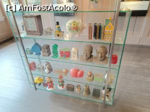 [P81] Oslo, Norsk Folkemuseum, Orașul Vechi, Casa de Economii Christiana, Vitrina cu Pușculițe » foto by mprofeanu
 - 
<span class="allrVoted glyphicon glyphicon-heart hidden" id="av1517190"></span>
<a class="m-l-10 hidden" id="sv1517190" onclick="voting_Foto_DelVot(,1517190,15474)" role="button">șterge vot <span class="glyphicon glyphicon-remove"></span></a>
<a id="v91517190" class=" c-red"  onclick="voting_Foto_SetVot(1517190)" role="button"><span class="glyphicon glyphicon-heart-empty"></span> <b>LIKE</b> = Votează poza</a> <img class="hidden"  id="f1517190W9" src="/imagini/loader.gif" border="0" /><span class="AjErrMes hidden" id="e1517190ErM"></span>