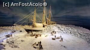 [P32] In cea de-a doua expeditie arctica cu Fram, din perioada 1893-1896, Nansen a intentionat sa descopere daca este posibil sa ajunga la Polul Nord folosind deriva naturala a ghetii polare. Planul era sa navigheze cat mai departe de nord posibil, pana cand nava va fi ingropata in bancheta de gheata care, in deriva va ajunge cat mai aproape de Polul Nord. » foto by geani anto
 - 
<span class="allrVoted glyphicon glyphicon-heart hidden" id="av1349516"></span>
<a class="m-l-10 hidden" id="sv1349516" onclick="voting_Foto_DelVot(,1349516,15474)" role="button">șterge vot <span class="glyphicon glyphicon-remove"></span></a>
<a id="v91349516" class=" c-red"  onclick="voting_Foto_SetVot(1349516)" role="button"><span class="glyphicon glyphicon-heart-empty"></span> <b>LIKE</b> = Votează poza</a> <img class="hidden"  id="f1349516W9" src="/imagini/loader.gif" border="0" /><span class="AjErrMes hidden" id="e1349516ErM"></span>
