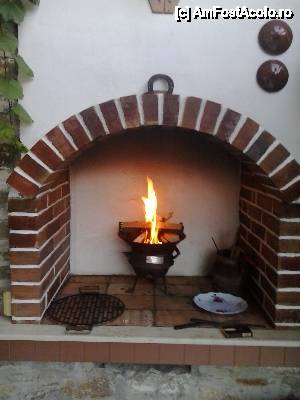 [P03] Micutul gratar » foto by istratescu
 - 
<span class="allrVoted glyphicon glyphicon-heart hidden" id="av479013"></span>
<a class="m-l-10 hidden" id="sv479013" onclick="voting_Foto_DelVot(,479013,15645)" role="button">șterge vot <span class="glyphicon glyphicon-remove"></span></a>
<a id="v9479013" class=" c-red"  onclick="voting_Foto_SetVot(479013)" role="button"><span class="glyphicon glyphicon-heart-empty"></span> <b>LIKE</b> = Votează poza</a> <img class="hidden"  id="f479013W9" src="/imagini/loader.gif" border="0" /><span class="AjErrMes hidden" id="e479013ErM"></span>