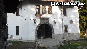 [P38] Casa cu Clopoteti - fostul muzeu de arta populara a familiei Minovici, lasata in paragina » foto by amero
 - 
<span class="allrVoted glyphicon glyphicon-heart hidden" id="av420980"></span>
<a class="m-l-10 hidden" id="sv420980" onclick="voting_Foto_DelVot(,420980,15684)" role="button">șterge vot <span class="glyphicon glyphicon-remove"></span></a>
<a id="v9420980" class=" c-red"  onclick="voting_Foto_SetVot(420980)" role="button"><span class="glyphicon glyphicon-heart-empty"></span> <b>LIKE</b> = Votează poza</a> <img class="hidden"  id="f420980W9" src="/imagini/loader.gif" border="0" /><span class="AjErrMes hidden" id="e420980ErM"></span>