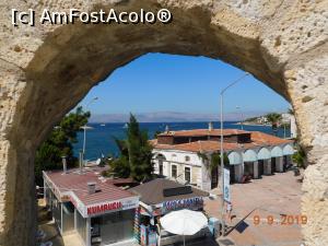 P15 [SEP-2019] Din castel privind spre piața Atatürk, până hăt departe, spre insula Chios
