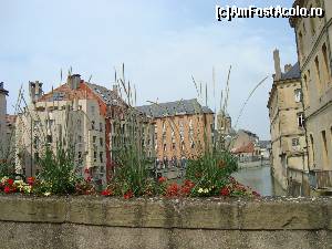 P02 [JUL-2014] Un colt din orasul Metz, vazut de pe un pod... Metz e o imbinare de stiluri arhitectonice