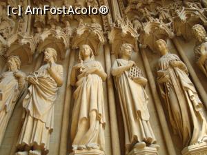 P03 [JUL-2014] Detaliu de pe fascinantul Portail de la Vierge -cu sculpturi ce reprezinta sfinti si apostoli