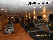 [P74] Sala de fitness » foto by Alina53
 - 
<span class="allrVoted glyphicon glyphicon-heart hidden" id="av497358"></span>
<a class="m-l-10 hidden" id="sv497358" onclick="voting_Foto_DelVot(,497358,16133)" role="button">șterge vot <span class="glyphicon glyphicon-remove"></span></a>
<a id="v9497358" class=" c-red"  onclick="voting_Foto_SetVot(497358)" role="button"><span class="glyphicon glyphicon-heart-empty"></span> <b>LIKE</b> = Votează poza</a> <img class="hidden"  id="f497358W9" src="/imagini/loader.gif" border="0" /><span class="AjErrMes hidden" id="e497358ErM"></span>