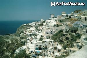 [P33] Santorini -vedere de ansamblu -priveliste dramatic de frumoasa » foto by mireille
 - 
<span class="allrVoted glyphicon glyphicon-heart hidden" id="av447244"></span>
<a class="m-l-10 hidden" id="sv447244" onclick="voting_Foto_DelVot(,447244,16213)" role="button">șterge vot <span class="glyphicon glyphicon-remove"></span></a>
<a id="v9447244" class=" c-red"  onclick="voting_Foto_SetVot(447244)" role="button"><span class="glyphicon glyphicon-heart-empty"></span> <b>LIKE</b> = Votează poza</a> <img class="hidden"  id="f447244W9" src="/imagini/loader.gif" border="0" /><span class="AjErrMes hidden" id="e447244ErM"></span>