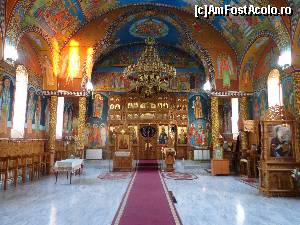 P39 [AUG-2013] Mănăstirea Colilia - vedere interioară din biserica cu hramul ”Intrarea în Biserică a Maicii Domnului”