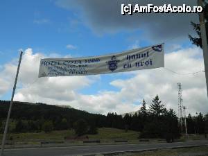 [P01] Pe drumul de la Sinaia catre Targoviste DN 71, la cca. 800 m de Manastirea 'Inaltarea Domnului', veți întâlni cu siguranță acest banner.  » foto by Dabator
 - 
<span class="allrVoted glyphicon glyphicon-heart hidden" id="av512810"></span>
<a class="m-l-10 hidden" id="sv512810" onclick="voting_Foto_DelVot(,512810,16456)" role="button">șterge vot <span class="glyphicon glyphicon-remove"></span></a>
<a id="v9512810" class=" c-red"  onclick="voting_Foto_SetVot(512810)" role="button"><span class="glyphicon glyphicon-heart-empty"></span> <b>LIKE</b> = Votează poza</a> <img class="hidden"  id="f512810W9" src="/imagini/loader.gif" border="0" /><span class="AjErrMes hidden" id="e512810ErM"></span>