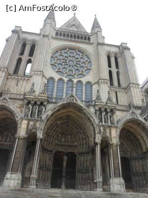 [P47] Chartres - Catedrala Notre-Dame de Chartres. » foto by iulianic
 - 
<span class="allrVoted glyphicon glyphicon-heart hidden" id="av1441156"></span>
<a class="m-l-10 hidden" id="sv1441156" onclick="voting_Foto_DelVot(,1441156,16471)" role="button">șterge vot <span class="glyphicon glyphicon-remove"></span></a>
<a id="v91441156" class=" c-red"  onclick="voting_Foto_SetVot(1441156)" role="button"><span class="glyphicon glyphicon-heart-empty"></span> <b>LIKE</b> = Votează poza</a> <img class="hidden"  id="f1441156W9" src="/imagini/loader.gif" border="0" /><span class="AjErrMes hidden" id="e1441156ErM"></span>