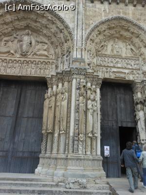 [P06] Chartres - Catedrala Notre-Dame de Chartres. Intrarea. » foto by iulianic
 - 
<span class="allrVoted glyphicon glyphicon-heart hidden" id="av1441115"></span>
<a class="m-l-10 hidden" id="sv1441115" onclick="voting_Foto_DelVot(,1441115,16471)" role="button">șterge vot <span class="glyphicon glyphicon-remove"></span></a>
<a id="v91441115" class=" c-red"  onclick="voting_Foto_SetVot(1441115)" role="button"><span class="glyphicon glyphicon-heart-empty"></span> <b>LIKE</b> = Votează poza</a> <img class="hidden"  id="f1441115W9" src="/imagini/loader.gif" border="0" /><span class="AjErrMes hidden" id="e1441115ErM"></span>