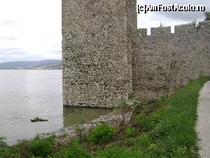 [P10] Cetatea Golubac - parte a cetetii situata in apa » foto by costy69*
 - 
<span class="allrVoted glyphicon glyphicon-heart hidden" id="av571958"></span>
<a class="m-l-10 hidden" id="sv571958" onclick="voting_Foto_DelVot(,571958,16590)" role="button">șterge vot <span class="glyphicon glyphicon-remove"></span></a>
<a id="v9571958" class=" c-red"  onclick="voting_Foto_SetVot(571958)" role="button"><span class="glyphicon glyphicon-heart-empty"></span> <b>LIKE</b> = Votează poza</a> <img class="hidden"  id="f571958W9" src="/imagini/loader.gif" border="0" /><span class="AjErrMes hidden" id="e571958ErM"></span>