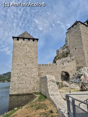 [P14] Cetatea Golubac - interior » foto by ANILU
 - 
<span class="allrVoted glyphicon glyphicon-heart hidden" id="av1490799"></span>
<a class="m-l-10 hidden" id="sv1490799" onclick="voting_Foto_DelVot(,1490799,16590)" role="button">șterge vot <span class="glyphicon glyphicon-remove"></span></a>
<a id="v91490799" class=" c-red"  onclick="voting_Foto_SetVot(1490799)" role="button"><span class="glyphicon glyphicon-heart-empty"></span> <b>LIKE</b> = Votează poza</a> <img class="hidden"  id="f1490799W9" src="/imagini/loader.gif" border="0" /><span class="AjErrMes hidden" id="e1490799ErM"></span>