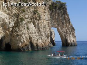 [P14] Zakynthos - Stâncile spectaculoase de pe coasta vestică.  » foto by iulianic
 - 
<span class="allrVoted glyphicon glyphicon-heart hidden" id="av908429"></span>
<a class="m-l-10 hidden" id="sv908429" onclick="voting_Foto_DelVot(,908429,16617)" role="button">șterge vot <span class="glyphicon glyphicon-remove"></span></a>
<a id="v9908429" class=" c-red"  onclick="voting_Foto_SetVot(908429)" role="button"><span class="glyphicon glyphicon-heart-empty"></span> <b>LIKE</b> = Votează poza</a> <img class="hidden"  id="f908429W9" src="/imagini/loader.gif" border="0" /><span class="AjErrMes hidden" id="e908429ErM"></span>