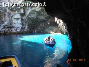 [P13] Kefalonia - Lacul Melissani. Plimbare cu barca pe tărâm de vis.  » foto by iulianic
 - 
<span class="allrVoted glyphicon glyphicon-heart hidden" id="av910436"></span>
<a class="m-l-10 hidden" id="sv910436" onclick="voting_Foto_DelVot(,910436,16617)" role="button">șterge vot <span class="glyphicon glyphicon-remove"></span></a>
<a id="v9910436" class=" c-red"  onclick="voting_Foto_SetVot(910436)" role="button"><span class="glyphicon glyphicon-heart-empty"></span> <b>LIKE</b> = Votează poza</a> <img class="hidden"  id="f910436W9" src="/imagini/loader.gif" border="0" /><span class="AjErrMes hidden" id="e910436ErM"></span>