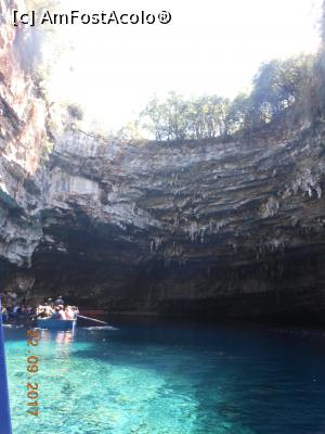 [P16] Kefalonia - Lacul Melissani. Prima sală are este descoperită.  » foto by iulianic
 - 
<span class="allrVoted glyphicon glyphicon-heart hidden" id="av910439"></span>
<a class="m-l-10 hidden" id="sv910439" onclick="voting_Foto_DelVot(,910439,16617)" role="button">șterge vot <span class="glyphicon glyphicon-remove"></span></a>
<a id="v9910439" class=" c-red"  onclick="voting_Foto_SetVot(910439)" role="button"><span class="glyphicon glyphicon-heart-empty"></span> <b>LIKE</b> = Votează poza</a> <img class="hidden"  id="f910439W9" src="/imagini/loader.gif" border="0" /><span class="AjErrMes hidden" id="e910439ErM"></span>