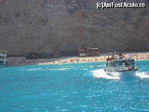 [P03] Plaja Navagio.  » foto by Giorgios
 - 
<span class="allrVoted glyphicon glyphicon-heart hidden" id="av675219"></span>
<a class="m-l-10 hidden" id="sv675219" onclick="voting_Foto_DelVot(,675219,16617)" role="button">șterge vot <span class="glyphicon glyphicon-remove"></span></a>
<a id="v9675219" class=" c-red"  onclick="voting_Foto_SetVot(675219)" role="button"><span class="glyphicon glyphicon-heart-empty"></span> <b>LIKE</b> = Votează poza</a> <img class="hidden"  id="f675219W9" src="/imagini/loader.gif" border="0" /><span class="AjErrMes hidden" id="e675219ErM"></span>