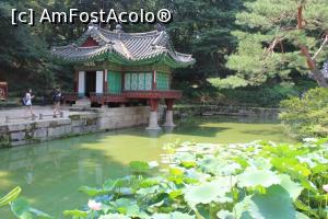 P14 [SEP-2016] Seoul, Palatul Cheangdeok, Grădina secretă, iazul Buyongji cu un pavilon superb
