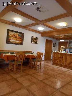 [P27] în sala de mese » foto by zlatna
 - 
<span class="allrVoted glyphicon glyphicon-heart hidden" id="av1485564"></span>
<a class="m-l-10 hidden" id="sv1485564" onclick="voting_Foto_DelVot(,1485564,16761)" role="button">șterge vot <span class="glyphicon glyphicon-remove"></span></a>
<a id="v91485564" class=" c-red"  onclick="voting_Foto_SetVot(1485564)" role="button"><span class="glyphicon glyphicon-heart-empty"></span> <b>LIKE</b> = Votează poza</a> <img class="hidden"  id="f1485564W9" src="/imagini/loader.gif" border="0" /><span class="AjErrMes hidden" id="e1485564ErM"></span>