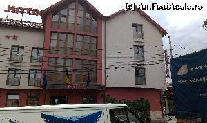 [P02] Lucy Star Hotel, Cluj-Napoca, str. Giordano Bruno, nr. 25-27; hotelul vãzut din stradã.  » foto by creivean
 - 
<span class="allrVoted glyphicon glyphicon-heart hidden" id="av525026"></span>
<a class="m-l-10 hidden" id="sv525026" onclick="voting_Foto_DelVot(,525026,16787)" role="button">șterge vot <span class="glyphicon glyphicon-remove"></span></a>
<a id="v9525026" class=" c-red"  onclick="voting_Foto_SetVot(525026)" role="button"><span class="glyphicon glyphicon-heart-empty"></span> <b>LIKE</b> = Votează poza</a> <img class="hidden"  id="f525026W9" src="/imagini/loader.gif" border="0" /><span class="AjErrMes hidden" id="e525026ErM"></span>