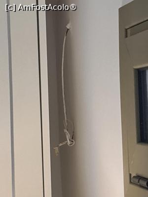 [P03] Cabluri electrice, care atârnau din pereți » foto by Alexandru
 - 
<span class="allrVoted glyphicon glyphicon-heart hidden" id="av1489553"></span>
<a class="m-l-10 hidden" id="sv1489553" onclick="voting_Foto_DelVot(,1489553,16884)" role="button">șterge vot <span class="glyphicon glyphicon-remove"></span></a>
<a id="v91489553" class=" c-red"  onclick="voting_Foto_SetVot(1489553)" role="button"><span class="glyphicon glyphicon-heart-empty"></span> <b>LIKE</b> = Votează poza</a> <img class="hidden"  id="f1489553W9" src="/imagini/loader.gif" border="0" /><span class="AjErrMes hidden" id="e1489553ErM"></span>
