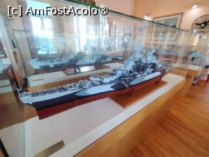 [P16] Sala 10. Macheta cuirasatului american USS Missouri (la bordul acestuia s-a semnat capitularea necondiționată a Japoniei la 2 septembrie 1945, în Golful Tokyo). » foto by ovidiuyepi
 - 
<span class="allrVoted glyphicon glyphicon-heart hidden" id="av1437023"></span>
<a class="m-l-10 hidden" id="sv1437023" onclick="voting_Foto_DelVot(,1437023,16947)" role="button">șterge vot <span class="glyphicon glyphicon-remove"></span></a>
<a id="v91437023" class=" c-red"  onclick="voting_Foto_SetVot(1437023)" role="button"><span class="glyphicon glyphicon-heart-empty"></span> <b>LIKE</b> = Votează poza</a> <img class="hidden"  id="f1437023W9" src="/imagini/loader.gif" border="0" /><span class="AjErrMes hidden" id="e1437023ErM"></span>