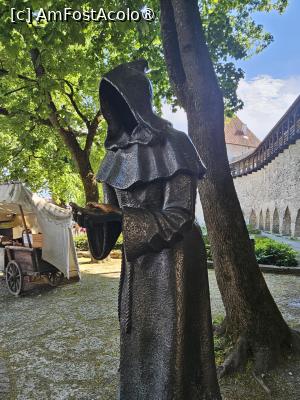 [P21] o statuie de la castel » foto by robert
 - 
<span class="allrVoted glyphicon glyphicon-heart hidden" id="av1450412"></span>
<a class="m-l-10 hidden" id="sv1450412" onclick="voting_Foto_DelVot(,1450412,17147)" role="button">șterge vot <span class="glyphicon glyphicon-remove"></span></a>
<a id="v91450412" class=" c-red"  onclick="voting_Foto_SetVot(1450412)" role="button"><span class="glyphicon glyphicon-heart-empty"></span> <b>LIKE</b> = Votează poza</a> <img class="hidden"  id="f1450412W9" src="/imagini/loader.gif" border="0" /><span class="AjErrMes hidden" id="e1450412ErM"></span>