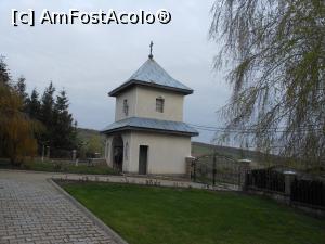 P08 [APR-2023] Mănăstirea “Dimitrie Cantemir” - Turnul clopotniță și a doua poartă.