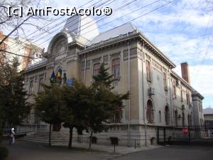 [P27] Această clădire găzduiește Biblioteca Județeană Buzău ”Vasile Voiculescu”. Construcție impozantă care păstrează un aer aristocratic, această clădire a fost construită în urmă cu mai bine de 100 de ani de către arhitectul Cerchez (în anul 1914) » foto by Floryn81
 - 
<span class="allrVoted glyphicon glyphicon-heart hidden" id="av820105"></span>
<a class="m-l-10 hidden" id="sv820105" onclick="voting_Foto_DelVot(,820105,17366)" role="button">șterge vot <span class="glyphicon glyphicon-remove"></span></a>
<a id="v9820105" class=" c-red"  onclick="voting_Foto_SetVot(820105)" role="button"><span class="glyphicon glyphicon-heart-empty"></span> <b>LIKE</b> = Votează poza</a> <img class="hidden"  id="f820105W9" src="/imagini/loader.gif" border="0" /><span class="AjErrMes hidden" id="e820105ErM"></span>