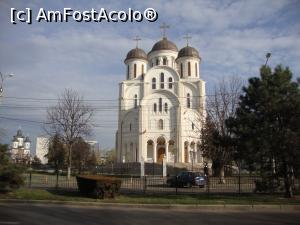 [P30] Pe bulevardul Unirii din Buzău se află catedrala ”Sfântul Sava”.  » foto by Floryn81
 - 
<span class="allrVoted glyphicon glyphicon-heart hidden" id="av820612"></span>
<a class="m-l-10 hidden" id="sv820612" onclick="voting_Foto_DelVot(,820612,17366)" role="button">șterge vot <span class="glyphicon glyphicon-remove"></span></a>
<a id="v9820612" class=" c-red"  onclick="voting_Foto_SetVot(820612)" role="button"><span class="glyphicon glyphicon-heart-empty"></span> <b>LIKE</b> = Votează poza</a> <img class="hidden"  id="f820612W9" src="/imagini/loader.gif" border="0" /><span class="AjErrMes hidden" id="e820612ErM"></span>