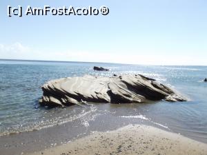 P18 [SEP-2017] Graniţa naturală dintre cele două porţiuni ale plajei Soutsini