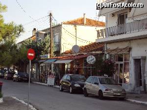 [P02] Strada principală, de pe faleză, cu nelipsitele prăvălii şi taverne » foto by Carmen Ion
 - 
<span class="allrVoted glyphicon glyphicon-heart hidden" id="av554000"></span>
<a class="m-l-10 hidden" id="sv554000" onclick="voting_Foto_DelVot(,554000,17434)" role="button">șterge vot <span class="glyphicon glyphicon-remove"></span></a>
<a id="v9554000" class=" c-red"  onclick="voting_Foto_SetVot(554000)" role="button"><span class="glyphicon glyphicon-heart-empty"></span> <b>LIKE</b> = Votează poza</a> <img class="hidden"  id="f554000W9" src="/imagini/loader.gif" border="0" /><span class="AjErrMes hidden" id="e554000ErM"></span>