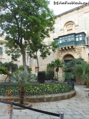 P35 [OCT-2014] Valletta - Palatul Marilor Maeştri, spre intrarea turiştilor. 