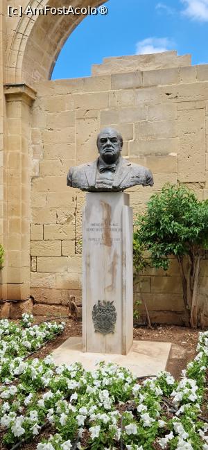 [P15] 15. Sunt și statui ale unor personalități, mai mult, sau mai puțin cunoscute pentru mine. Acesta este Sir Winston Churchill. » foto by msnd
 - 
<span class="allrVoted glyphicon glyphicon-heart hidden" id="av1495508"></span>
<a class="m-l-10 hidden" id="sv1495508" onclick="voting_Foto_DelVot(,1495508,17454)" role="button">șterge vot <span class="glyphicon glyphicon-remove"></span></a>
<a id="v91495508" class=" c-red"  onclick="voting_Foto_SetVot(1495508)" role="button"><span class="glyphicon glyphicon-heart-empty"></span> <b>LIKE</b> = Votează poza</a> <img class="hidden"  id="f1495508W9" src="/imagini/loader.gif" border="0" /><span class="AjErrMes hidden" id="e1495508ErM"></span>