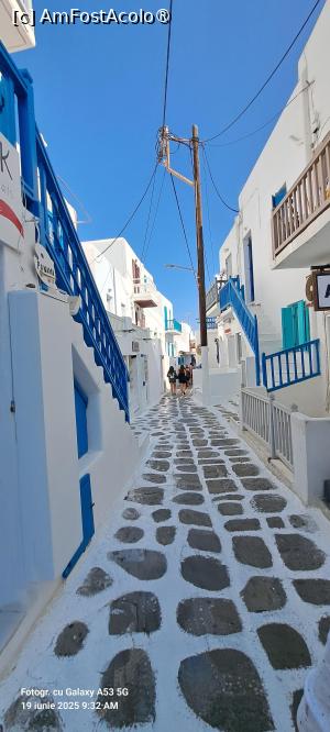 [P02] Pe aleile din Chora Mykonos, spre portul vechi » foto by irinad
 - 
<span class="allrVoted glyphicon glyphicon-heart hidden" id="av1526092"></span>
<a class="m-l-10 hidden" id="sv1526092" onclick="voting_Foto_DelVot(,1526092,17461)" role="button">șterge vot <span class="glyphicon glyphicon-remove"></span></a>
<a id="v91526092" class=" c-red"  onclick="voting_Foto_SetVot(1526092)" role="button"><span class="glyphicon glyphicon-heart-empty"></span> <b>LIKE</b> = Votează poza</a> <img class="hidden"  id="f1526092W9" src="/imagini/loader.gif" border="0" /><span class="AjErrMes hidden" id="e1526092ErM"></span>