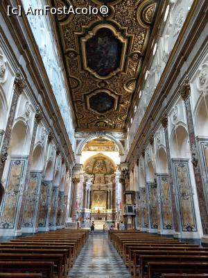 P13 [JUN-2019] Superba catedrală, interior. 