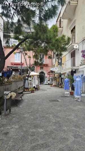 [P21] la pas prin Positano » foto by robert
 - 
<span class="allrVoted glyphicon glyphicon-heart hidden" id="av1532025"></span>
<a class="m-l-10 hidden" id="sv1532025" onclick="voting_Foto_DelVot(,1532025,17505)" role="button">șterge vot <span class="glyphicon glyphicon-remove"></span></a>
<a id="v91532025" class=" c-red"  onclick="voting_Foto_SetVot(1532025)" role="button"><span class="glyphicon glyphicon-heart-empty"></span> <b>LIKE</b> = Votează poza</a> <img class="hidden"  id="f1532025W9" src="/imagini/loader.gif" border="0" /><span class="AjErrMes hidden" id="e1532025ErM"></span>