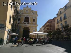 P10 [APR-2018] La plimbare prin Sorrento; Piazza Tasso din perspectivă inversă, spre Biserica Franciscană