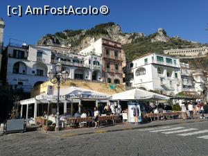 [P75] Am ajuns în Amalfi și traversăm piața din fața portului spre oraș » foto by crismis
 - 
<span class="allrVoted glyphicon glyphicon-heart hidden" id="av961241"></span>
<a class="m-l-10 hidden" id="sv961241" onclick="voting_Foto_DelVot(,961241,17505)" role="button">șterge vot <span class="glyphicon glyphicon-remove"></span></a>
<a id="v9961241" class=" c-red"  onclick="voting_Foto_SetVot(961241)" role="button"><span class="glyphicon glyphicon-heart-empty"></span> <b>LIKE</b> = Votează poza</a> <img class="hidden"  id="f961241W9" src="/imagini/loader.gif" border="0" /><span class="AjErrMes hidden" id="e961241ErM"></span>