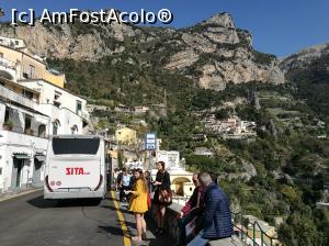 [P02] Stația de sus, din Positano și autobuzul SITA cu care am venit » foto by crismis
 - 
<span class="allrVoted glyphicon glyphicon-heart hidden" id="av961767"></span>
<a class="m-l-10 hidden" id="sv961767" onclick="voting_Foto_DelVot(,961767,17505)" role="button">șterge vot <span class="glyphicon glyphicon-remove"></span></a>
<a id="v9961767" class=" c-red"  onclick="voting_Foto_SetVot(961767)" role="button"><span class="glyphicon glyphicon-heart-empty"></span> <b>LIKE</b> = Votează poza</a> <img class="hidden"  id="f961767W9" src="/imagini/loader.gif" border="0" /><span class="AjErrMes hidden" id="e961767ErM"></span>