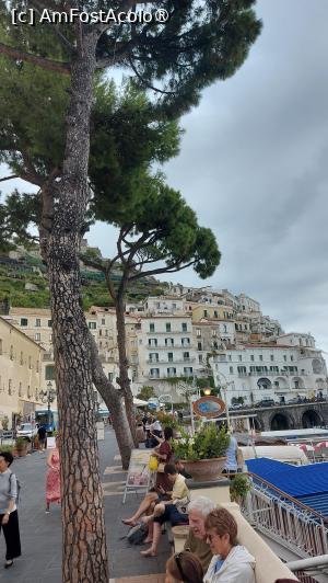 [P41] Amalfi - vedere generală » foto by ANILU
 - 
<span class="allrVoted glyphicon glyphicon-heart hidden" id="av1460604"></span>
<a class="m-l-10 hidden" id="sv1460604" onclick="voting_Foto_DelVot(,1460604,17505)" role="button">șterge vot <span class="glyphicon glyphicon-remove"></span></a>
<a id="v91460604" class=" c-red"  onclick="voting_Foto_SetVot(1460604)" role="button"><span class="glyphicon glyphicon-heart-empty"></span> <b>LIKE</b> = Votează poza</a> <img class="hidden"  id="f1460604W9" src="/imagini/loader.gif" border="0" /><span class="AjErrMes hidden" id="e1460604ErM"></span>