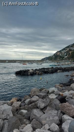 [P44] Amalfi - vedere de pe terasă la malul mării » foto by ANILU
 - 
<span class="allrVoted glyphicon glyphicon-heart hidden" id="av1460607"></span>
<a class="m-l-10 hidden" id="sv1460607" onclick="voting_Foto_DelVot(,1460607,17505)" role="button">șterge vot <span class="glyphicon glyphicon-remove"></span></a>
<a id="v91460607" class=" c-red"  onclick="voting_Foto_SetVot(1460607)" role="button"><span class="glyphicon glyphicon-heart-empty"></span> <b>LIKE</b> = Votează poza</a> <img class="hidden"  id="f1460607W9" src="/imagini/loader.gif" border="0" /><span class="AjErrMes hidden" id="e1460607ErM"></span>