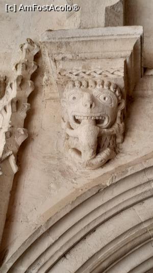 [P29] abatia Montmajour, cloître cu cele 4 galerii, detaliu » foto by Yolanda
 - 
<span class="allrVoted glyphicon glyphicon-heart hidden" id="av1519093"></span>
<a class="m-l-10 hidden" id="sv1519093" onclick="voting_Foto_DelVot(,1519093,17531)" role="button">șterge vot <span class="glyphicon glyphicon-remove"></span></a>
<a id="v91519093" class=" c-red"  onclick="voting_Foto_SetVot(1519093)" role="button"><span class="glyphicon glyphicon-heart-empty"></span> <b>LIKE</b> = Votează poza</a> <img class="hidden"  id="f1519093W9" src="/imagini/loader.gif" border="0" /><span class="AjErrMes hidden" id="e1519093ErM"></span>